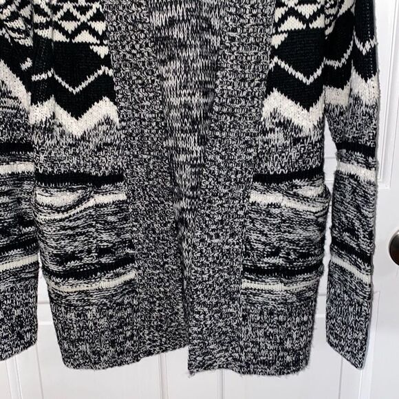 Mossimo open cardigan with tribal pattern size M - Picture 3 of 12